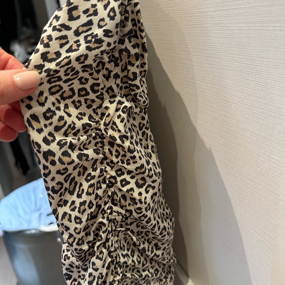 Frame Gillian Leopard Print silk Blouse - Picture 2 of 7